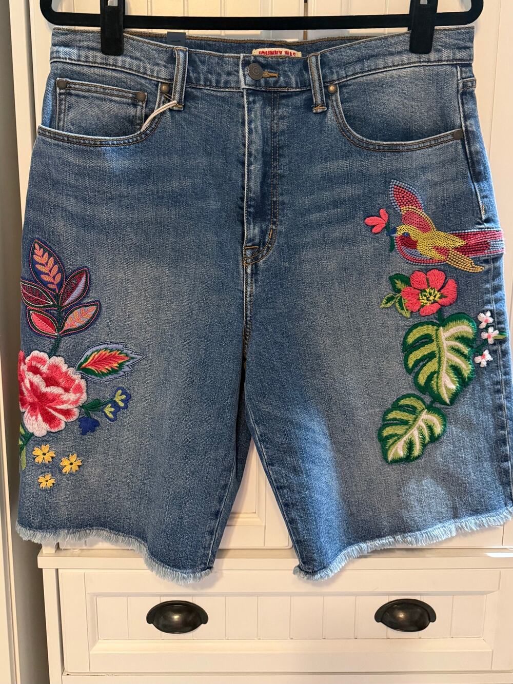 Johnny Was Jeanette embroidered bermuda shorts sz 32 NWT